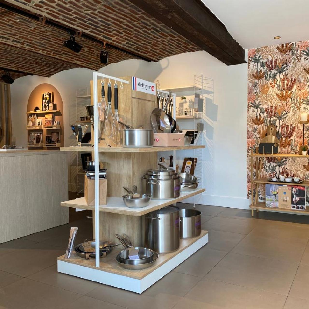 showroom Lille, Vanlenciennes et Dunkerque. Showroom,Situé,dans,ancien,corps,ferme,à,Marquette-lez-Lille,showroom,vous,invite,à,découvrir,large,choix,d’équipements,pour,cuisines,professionnelles,dédiés,restaurateurs,traiteurs